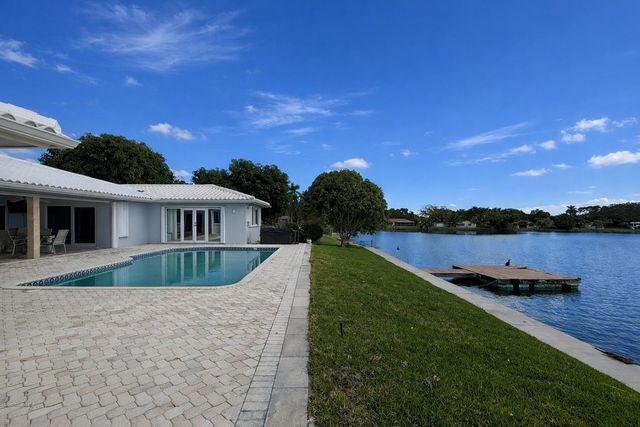 7130 SW 9th Street, Plantation, FL 33317