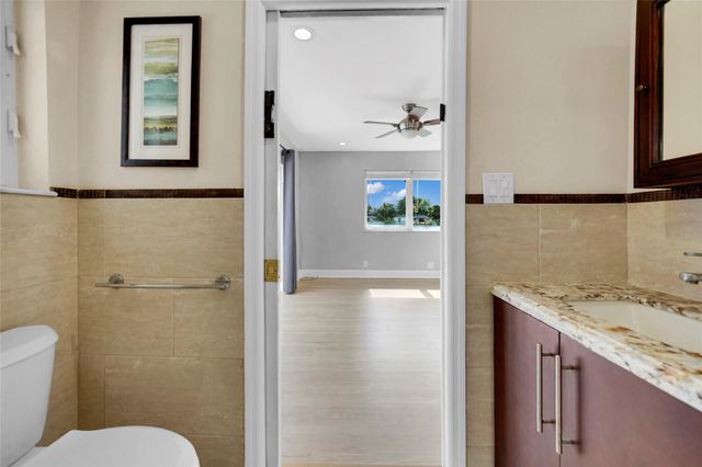 7130 SW 9th Street, Plantation, FL 33317