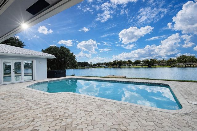 7130 SW 9th Street, Plantation, FL 33317