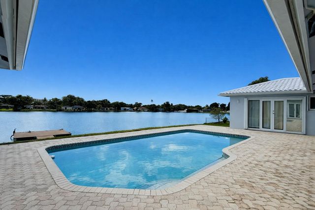 7130 SW 9th Street, Plantation, FL 33317