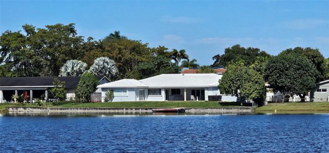 7130 SW 9th Street, Plantation, FL 33317