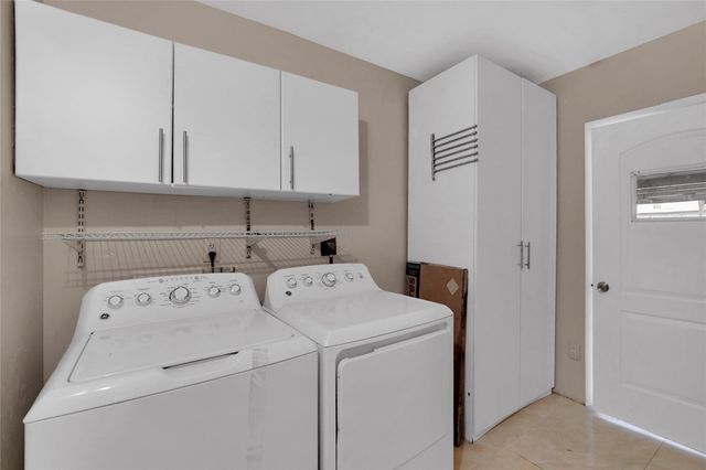 7130 SW 9th Street, Plantation, FL 33317