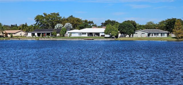 7130 SW 9th Street, Plantation, FL 33317