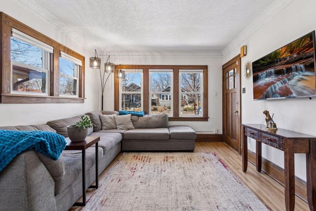 4349 15th Avenue S, Minneapolis, MN 55407