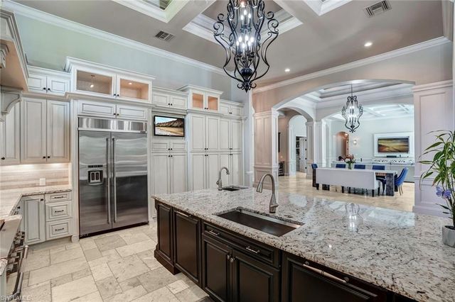 7562 Cordoba CIR, Naples, FL 34109