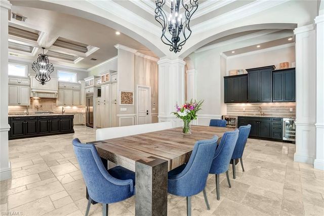 7562 Cordoba CIR, Naples, FL 34109