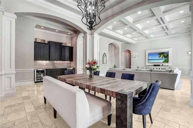 7562 Cordoba CIR, Naples, FL 34109