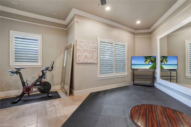 7562 Cordoba CIR, Naples, FL 34109