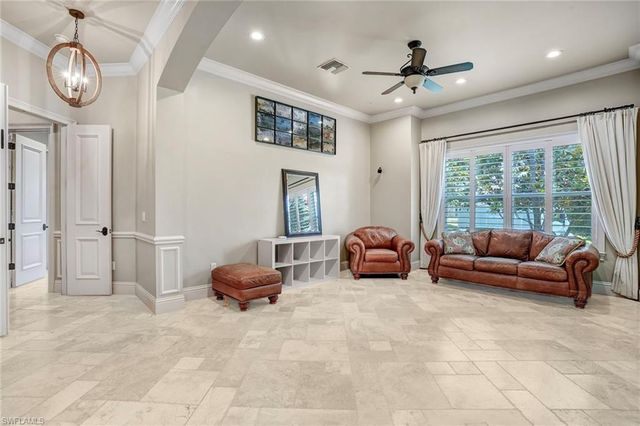 7562 Cordoba CIR, Naples, FL 34109