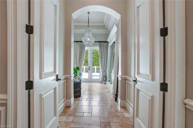 7562 Cordoba CIR, Naples, FL 34109