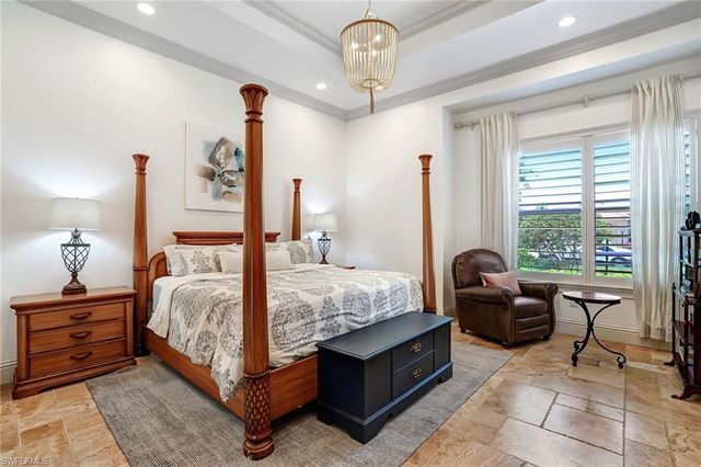 7562 Cordoba CIR, Naples, FL 34109