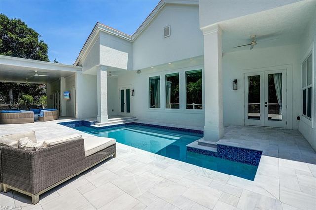 7562 Cordoba CIR, Naples, FL 34109