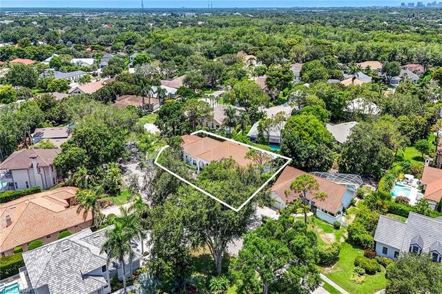 7562 Cordoba CIR, Naples, FL 34109