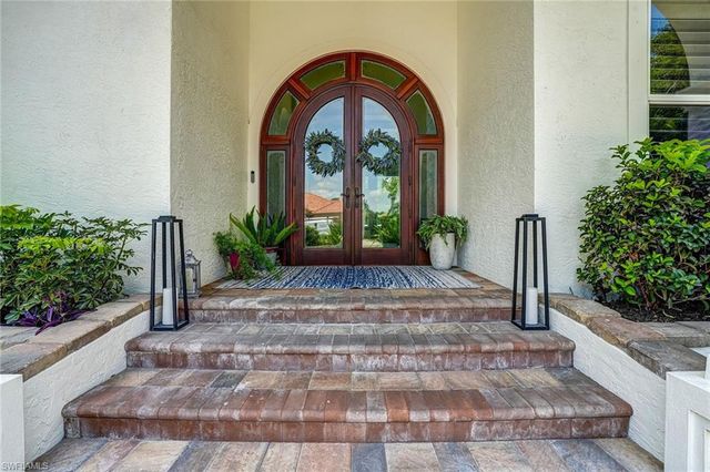 7562 Cordoba CIR, Naples, FL 34109