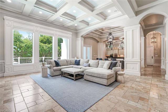 7562 Cordoba CIR, Naples, FL 34109