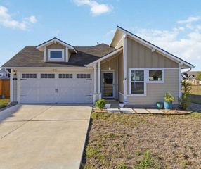 253 Sage Meadows DR, San Marcos, TX 78666