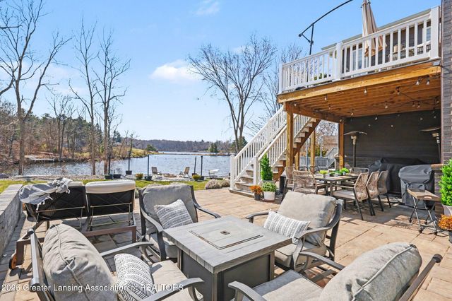 4125 Harbour Cove, Lansing, MI 48911