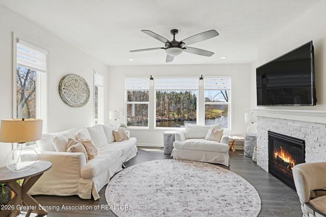 4125 Harbour Cove, Lansing, MI 48911