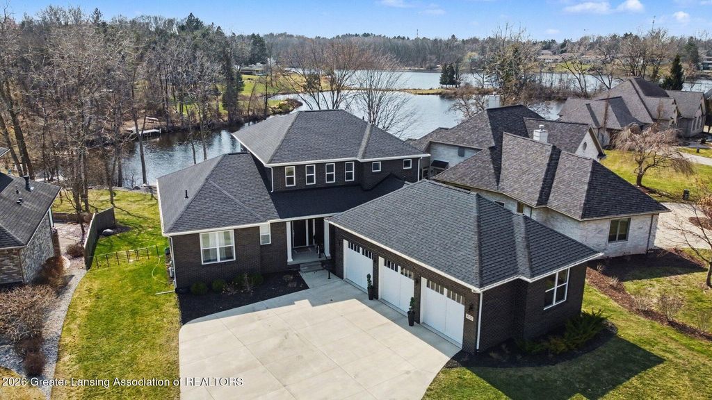 4125 Harbour Cove, Lansing, MI 48911