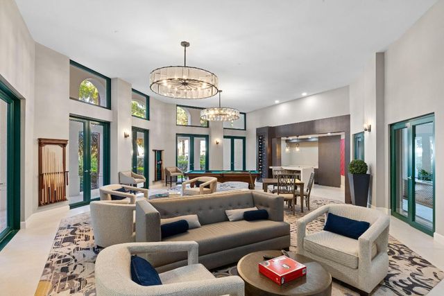 100 SE 5th Avenue 207, Boca Raton, FL 33432