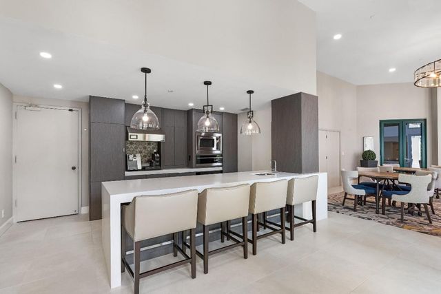 100 SE 5th Avenue 207, Boca Raton, FL 33432