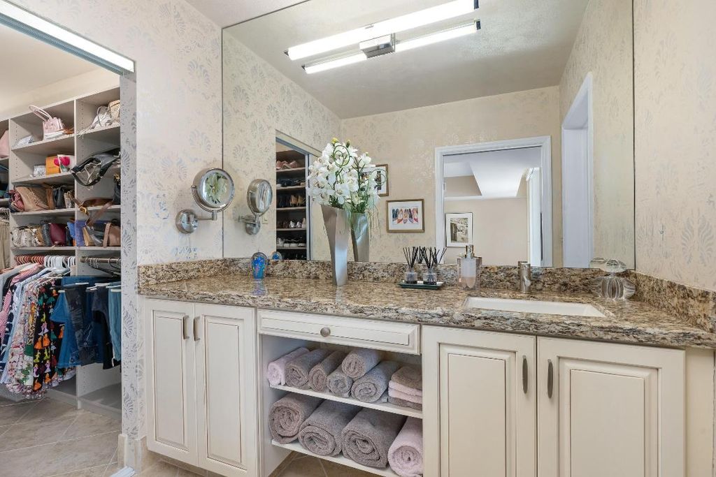 Image 23 of property listing at 100 SE 5th Avenue 207, Boca Raton, FL 33432