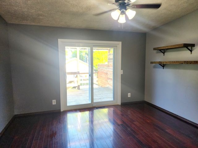 903 E Liberty Street, Wauconda, IL 60084