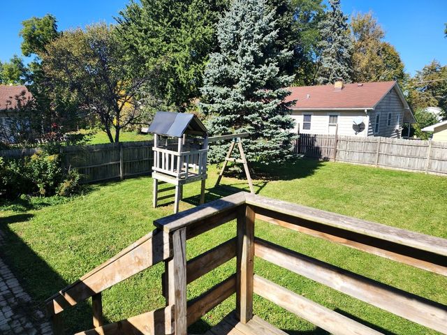 903 E Liberty Street, Wauconda, IL 60084