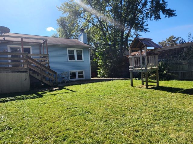 903 E Liberty Street, Wauconda, IL 60084