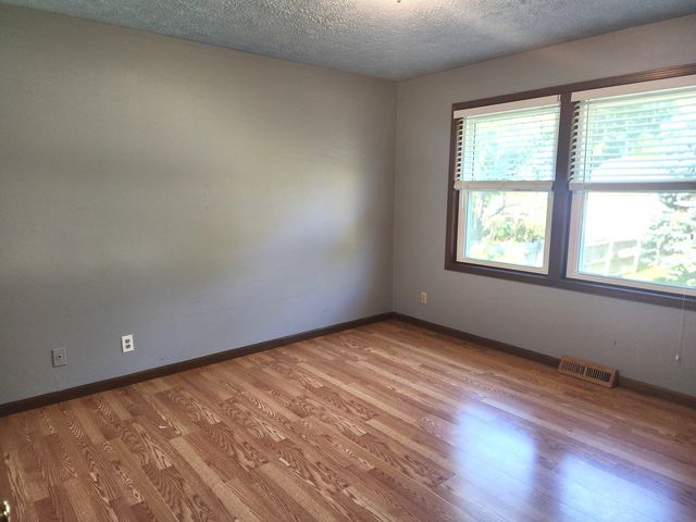 903 E Liberty Street, Wauconda, IL 60084