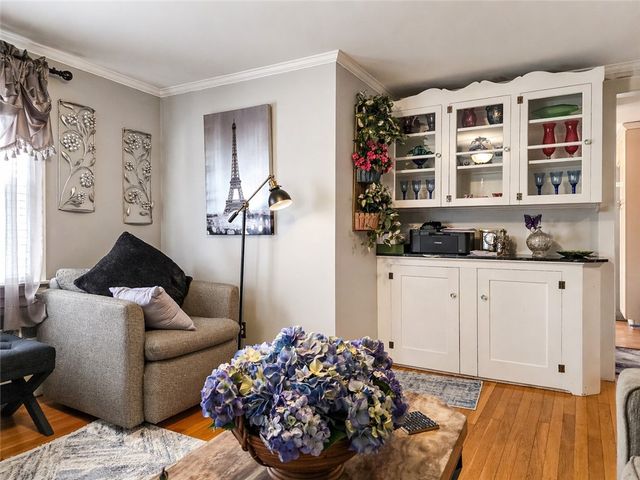 111 Wannamoisett Road, East Providence, RI 02914