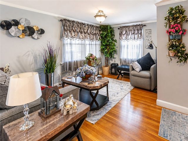 111 Wannamoisett Road, East Providence, RI 02914