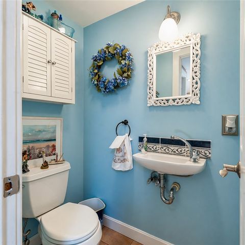 111 Wannamoisett Road, East Providence, RI 02914