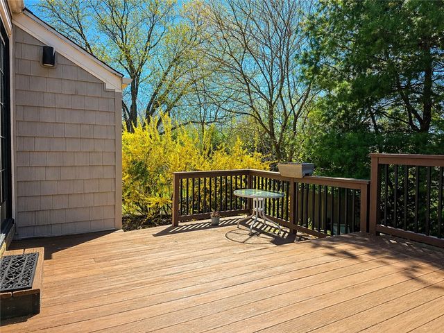 111 Wannamoisett Road, East Providence, RI 02914