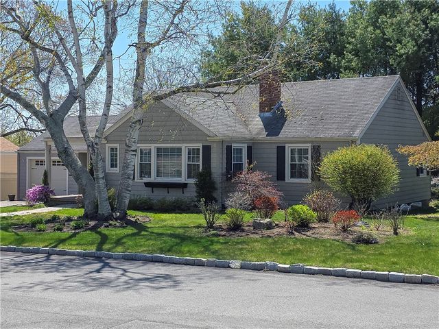 111 Wannamoisett Road, East Providence, RI 02914