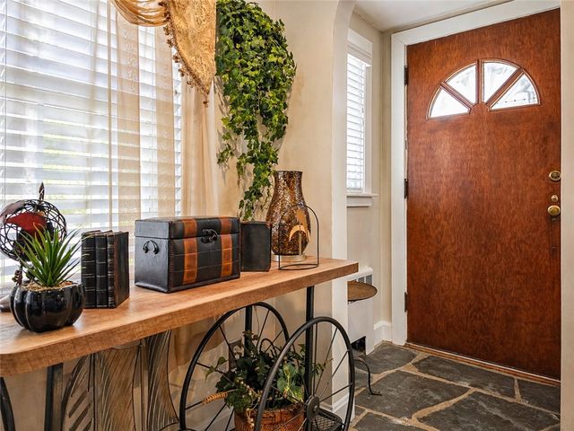 111 Wannamoisett Road, East Providence, RI 02914