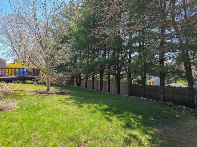 111 Wannamoisett Road, East Providence, RI 02914