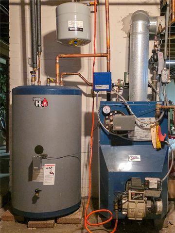 111 Wannamoisett Road, East Providence, RI 02914