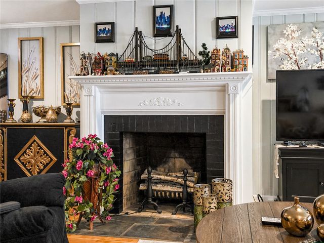 111 Wannamoisett Road, East Providence, RI 02914