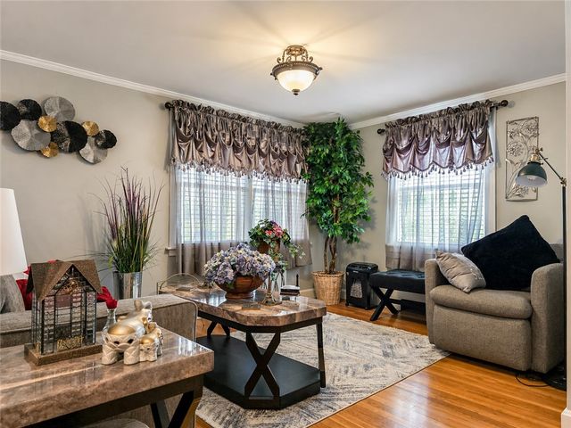 111 Wannamoisett Road, East Providence, RI 02914