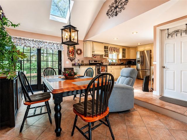 111 Wannamoisett Road, East Providence, RI 02914