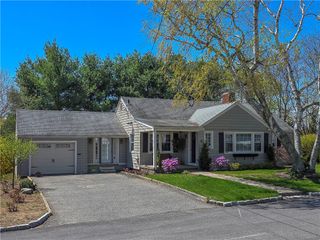 111 Wannamoisett Road, East Providence, RI 02914