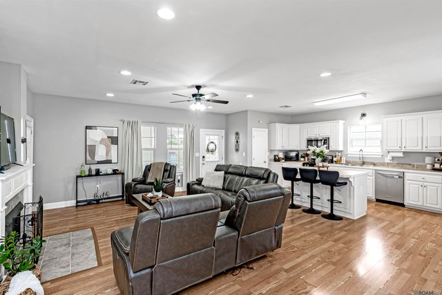 317 Benjamin St, New Roads, LA 70760