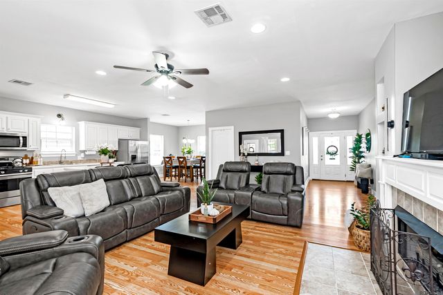 317 Benjamin St, New Roads, LA 70760