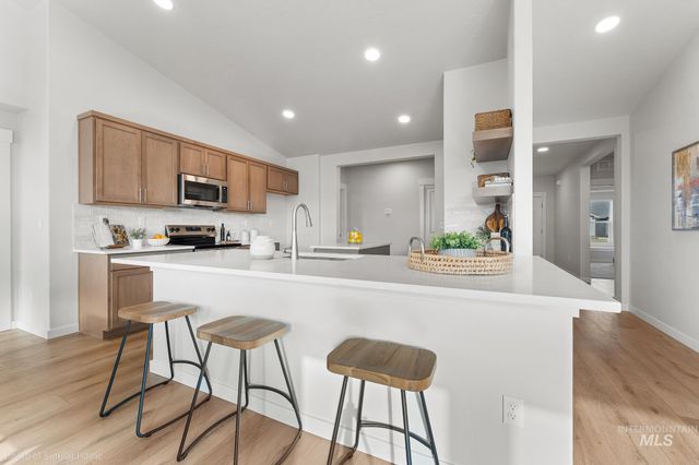 901 W Roan Ridge St. Snowbrush Lot 12 Blk 2, Nampa, ID 83686