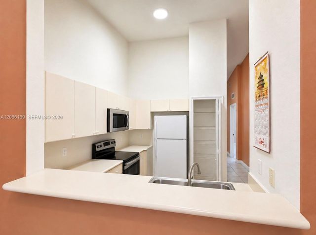 2811 SE 17th Avenue 206, Homestead, FL 33035
