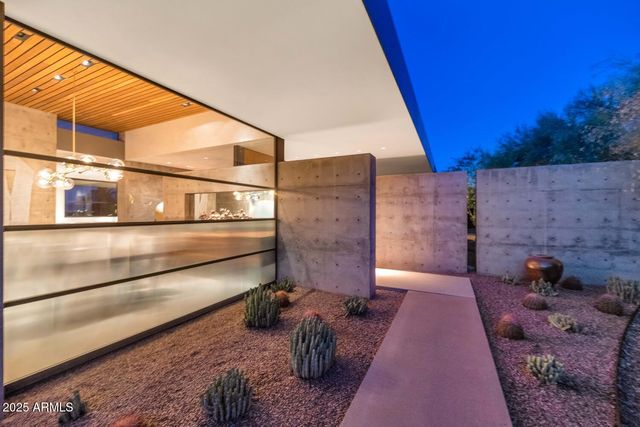 4446 E Mockingbird Lane, Paradise Valley, AZ 85253