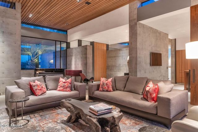 4446 E Mockingbird Lane, Paradise Valley, AZ 85253