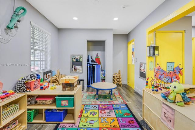 2570 NW 152nd Ter, Miami Gardens, FL 33054