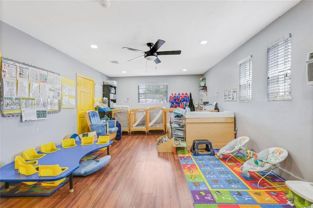 2570 NW 152nd Ter, Miami Gardens, FL 33054